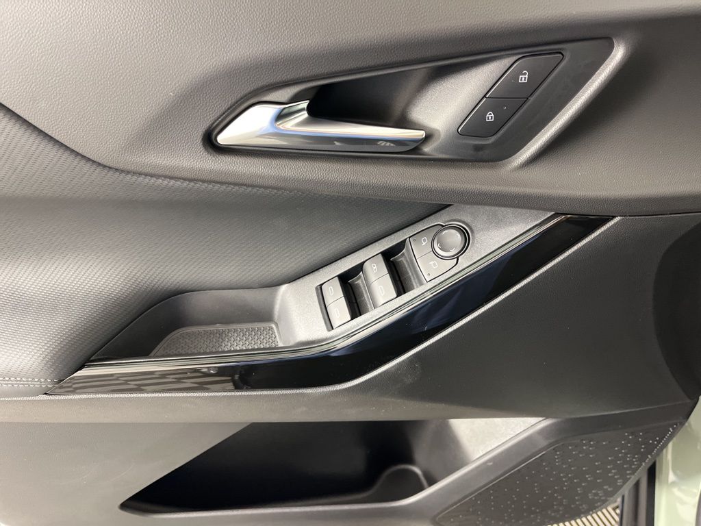 Thumbnail: 2026 Chevrolet Equinox - 24