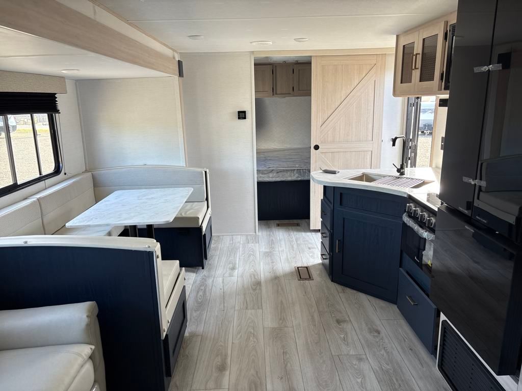 2025 Prime Time Avenger 27 RBS Travel Trailer