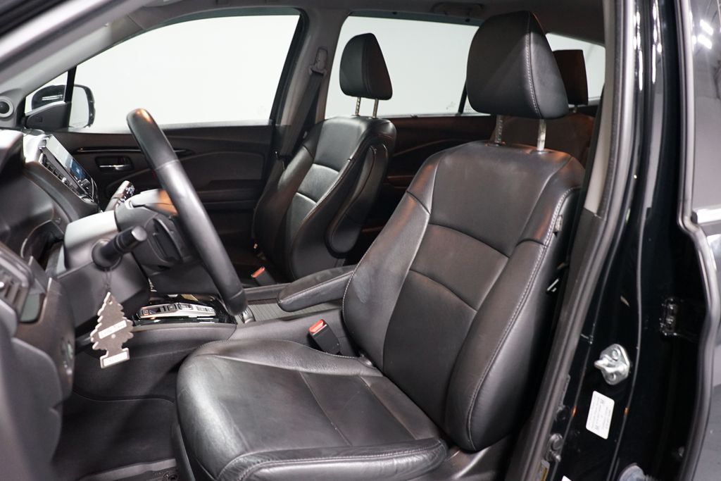 Thumbnail: 2019 Honda Pilot - 6
