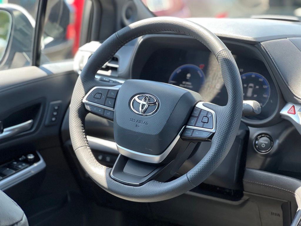 Used 2026 Toyota Sienna Van