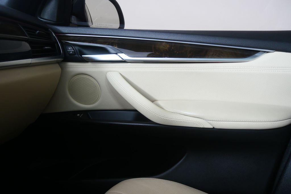 Thumbnail: 2017 BMW X5 - 30