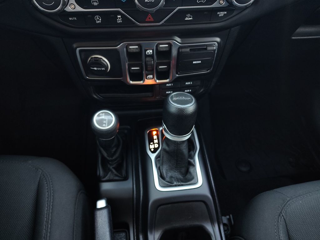 Used Car 2021 Jeep Gladiator  Willys For Sale Under $30,000 In Austin, Texas