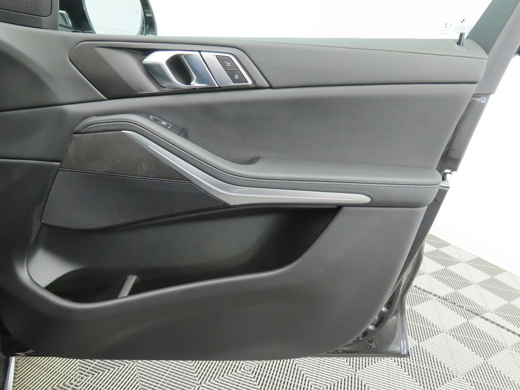 Thumbnail: 2022 BMW X5 - 25