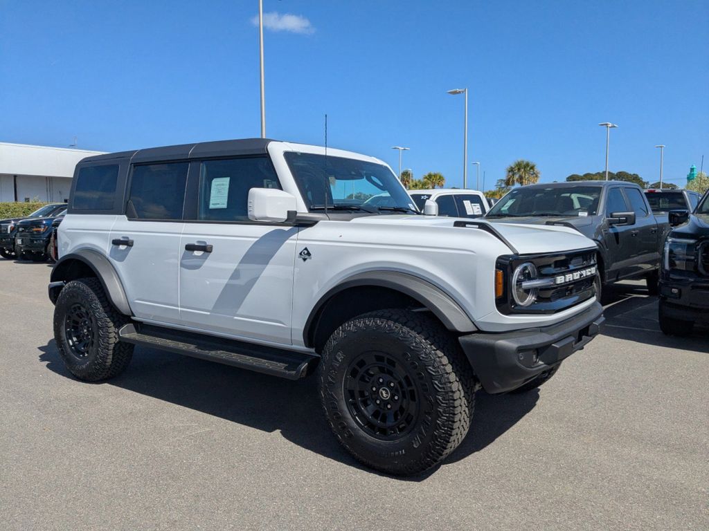 2026 Ford Bronco Outer Banks