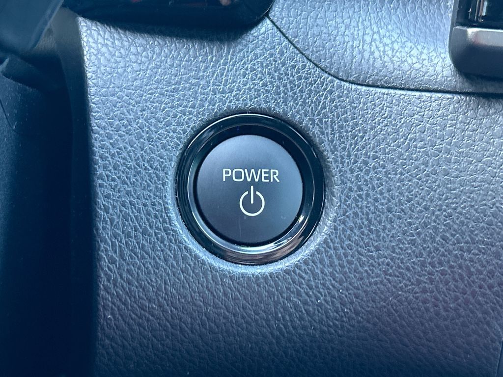 Thumbnail: 2025 Toyota Camry - 19