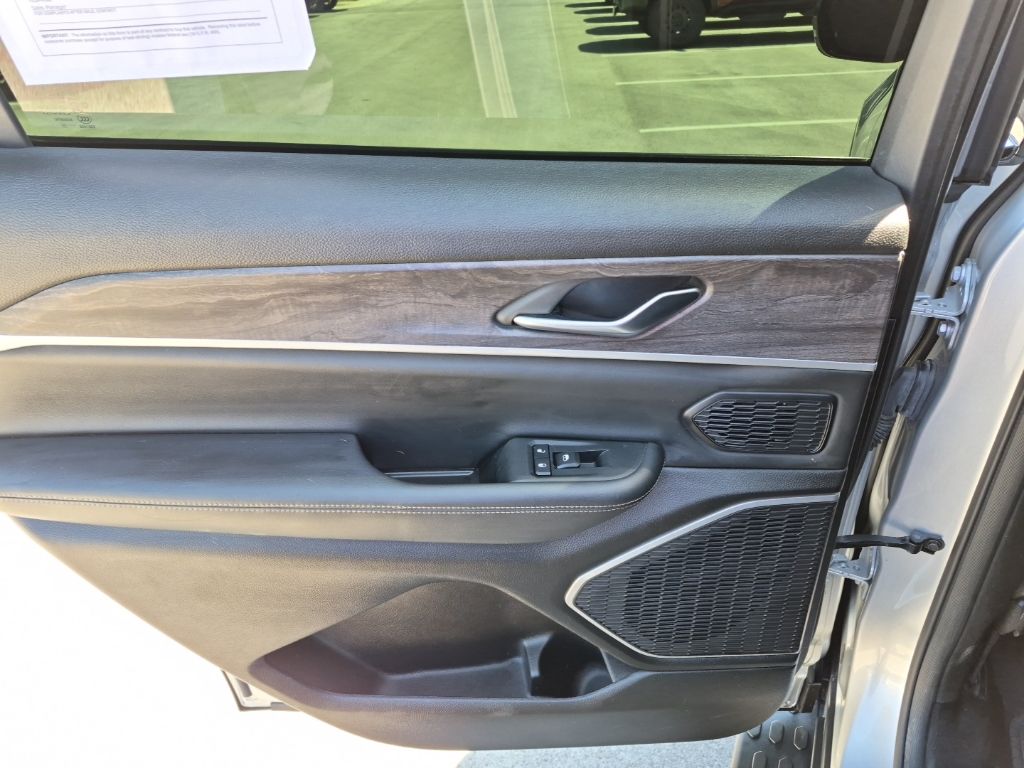 Used Car 2023 Jeep Grand Cherokee L  Limited For Sale Under $30,000 In Austin, Texas