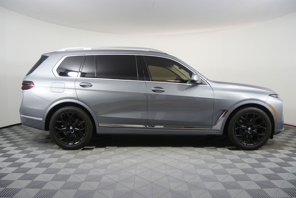 Thumbnail: 2025 BMW X7 - 2