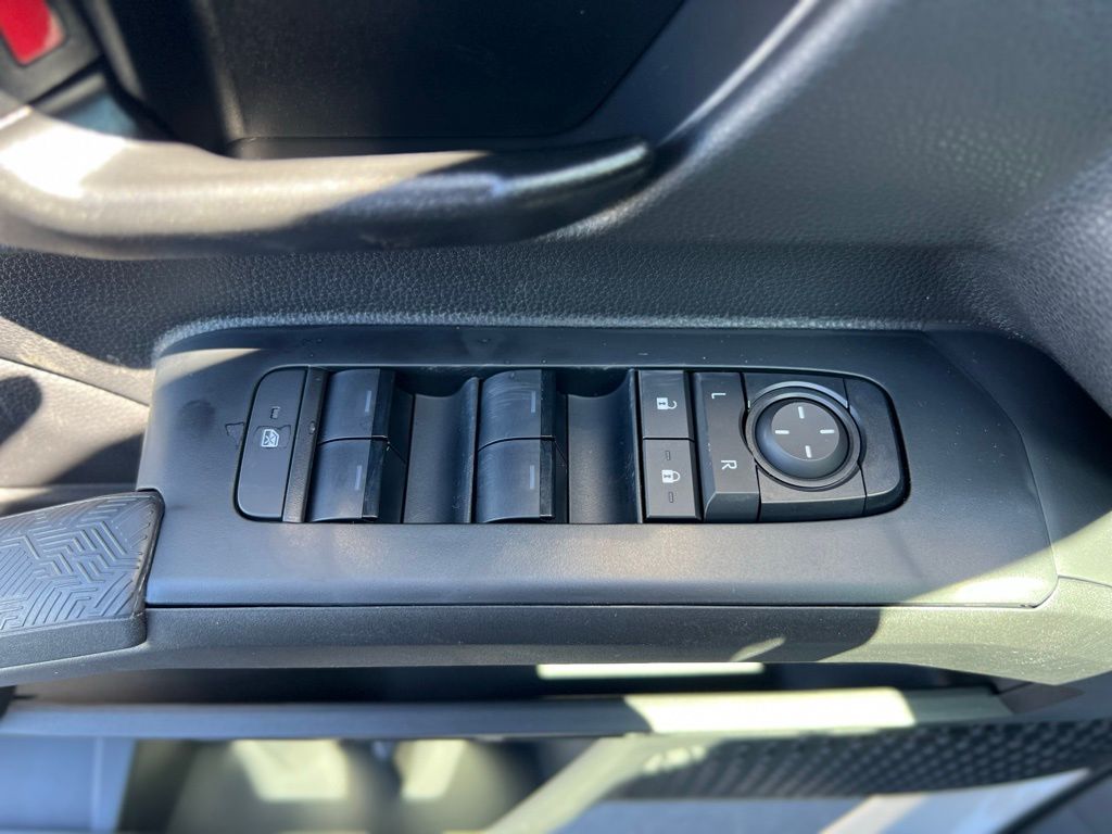 2025 Toyota Tacoma SR5 Double Cab photo 18