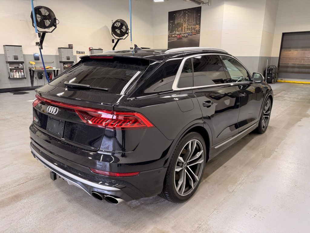 Thumbnail: 2021 Audi SQ8 - 6