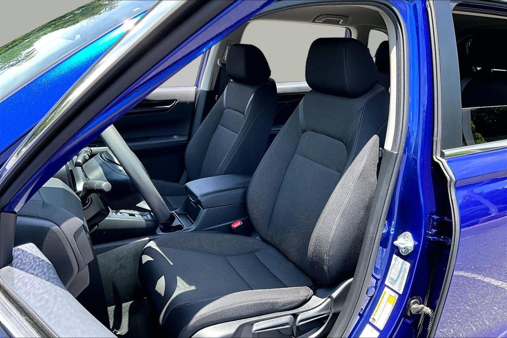 2025 Honda CR-V LX - Photo 15