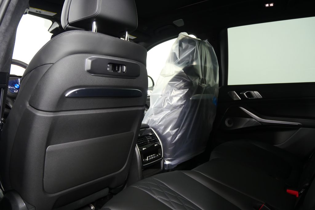 2026 BMW X7 M60i 19