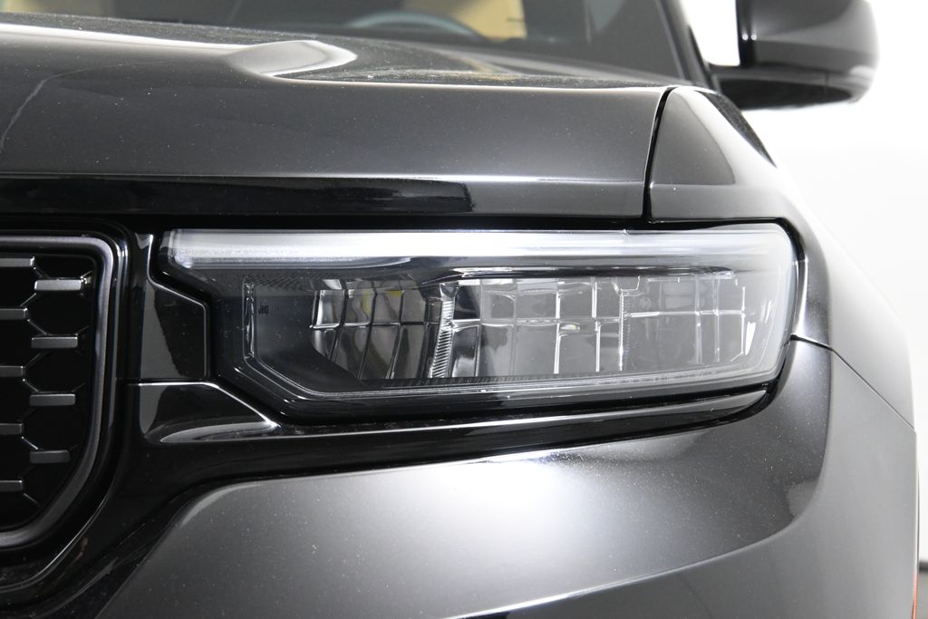 Thumbnail: 2023 Jeep Grand Cherokee - 10