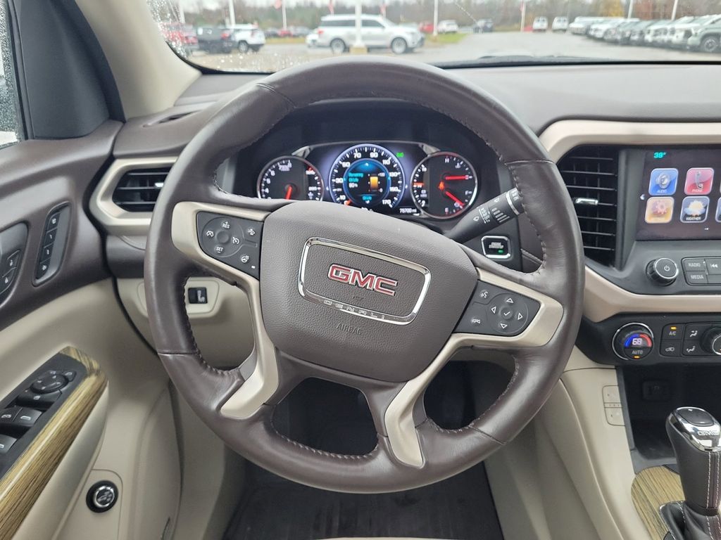 2017 GMC Acadia Denali 11