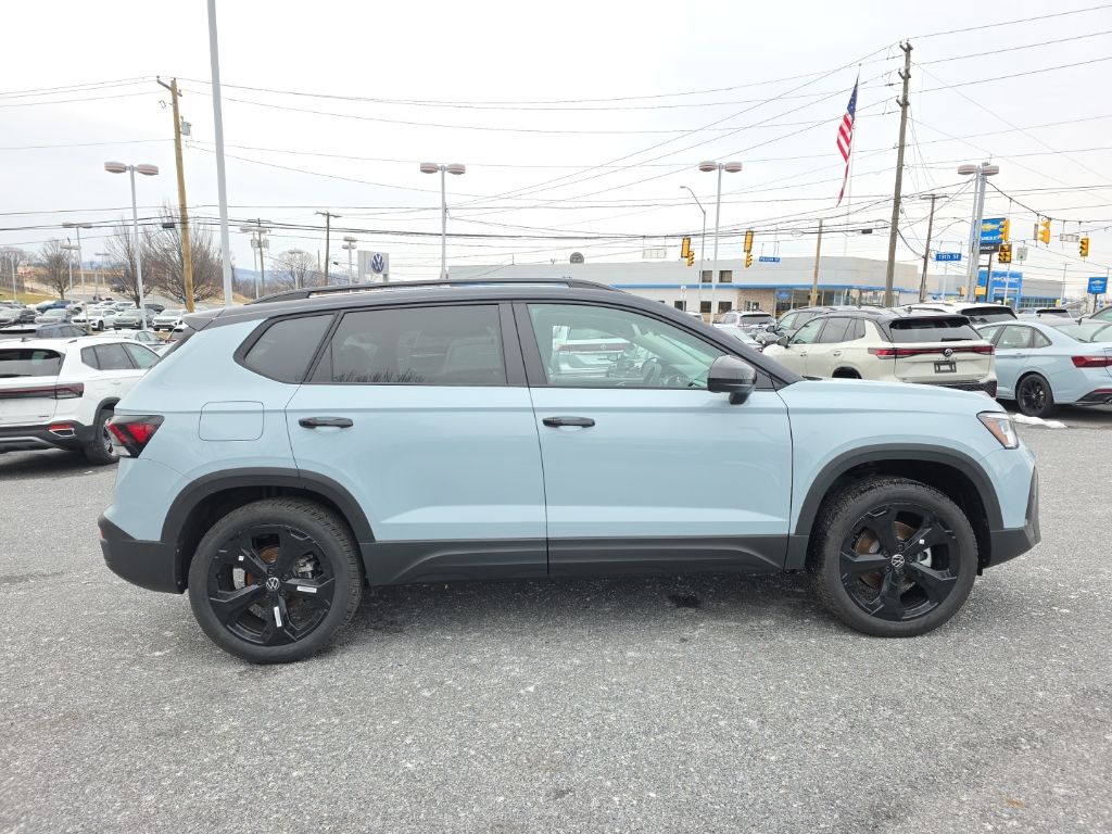 2026 Volkswagen Taos 1.5T SE Black Gray at Sutliff Volkswagen