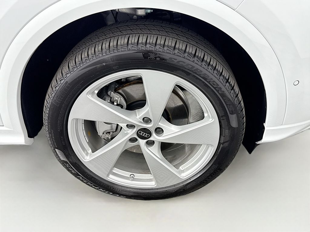 Thumbnail: 2025 Audi Q5 - 32