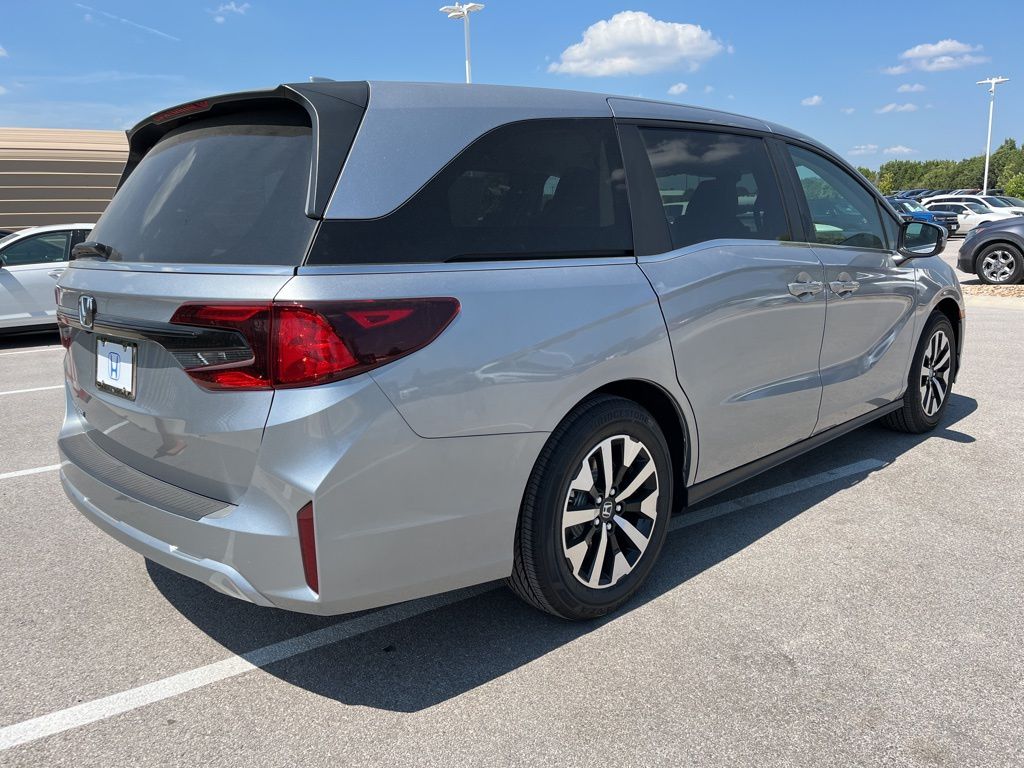 Thumbnail: 2026 Honda Odyssey - 3
