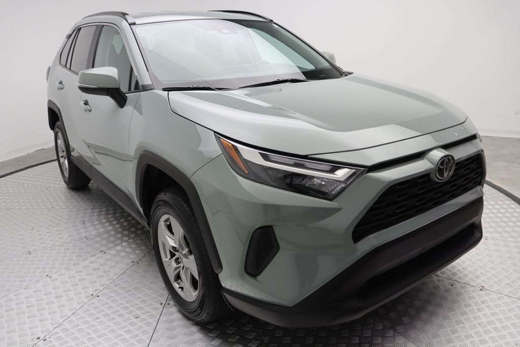 2023 Toyota RAV4 XLE 6