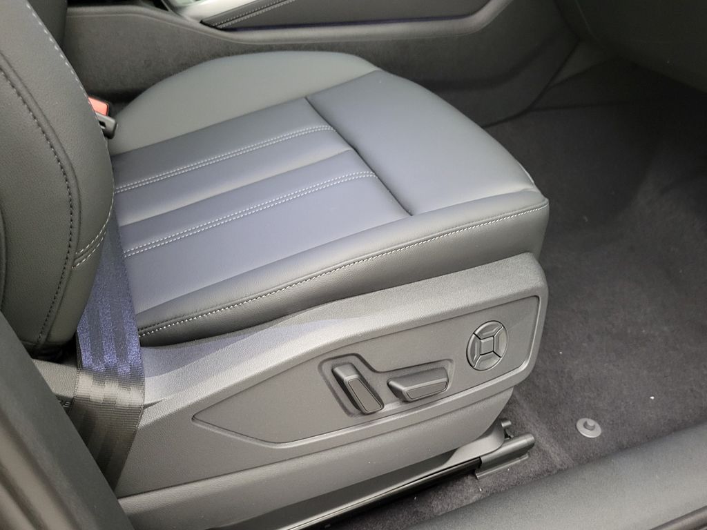 Thumbnail: 2026 Audi Q5 - 10