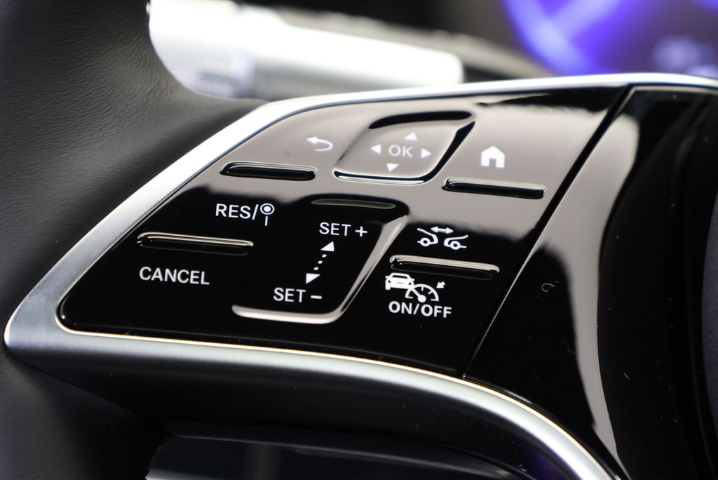 Thumbnail: 2026 Mercedes-Benz EQS - 21