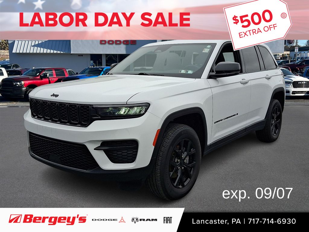 Bright White Clearcoat 2025 Jeep Grand Cherokee SUV / Crossover Four-Wheel Drive 8-Speed Automatic