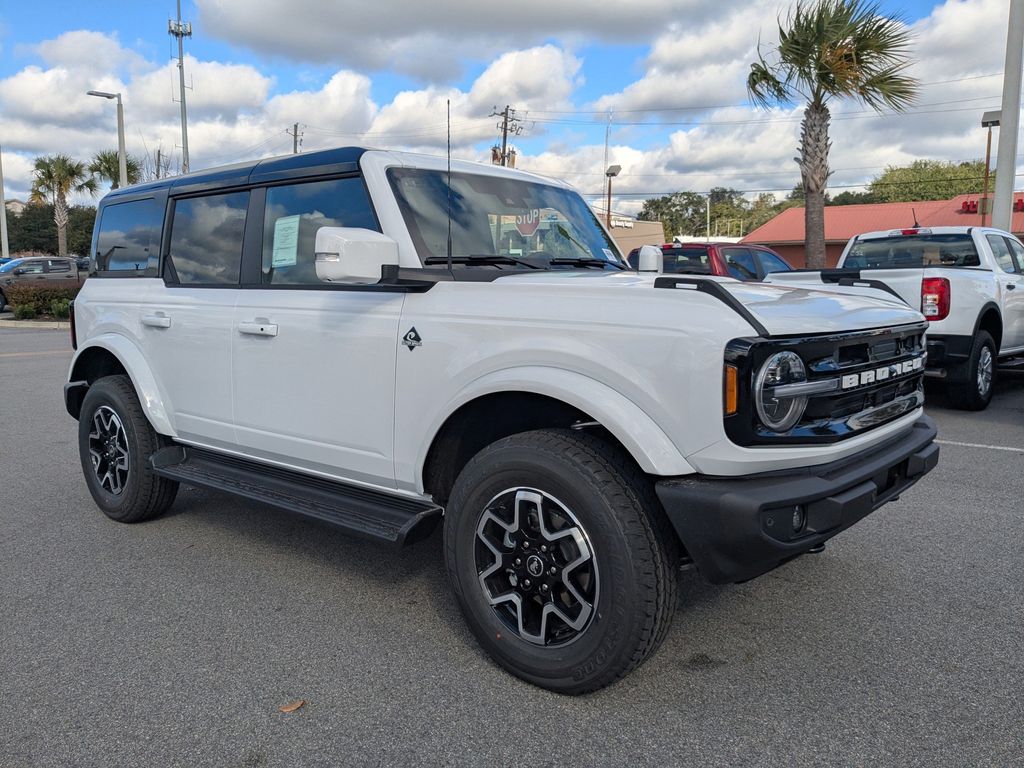 2025 Ford Bronco Outer Banks
