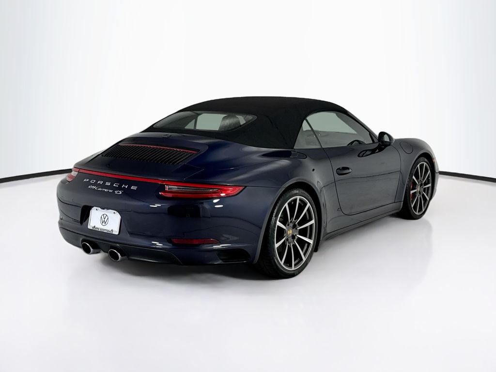 Thumbnail: 2017 Porsche 911 - 13
