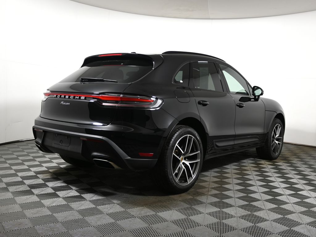 Thumbnail: 2025 Porsche Macan - 7