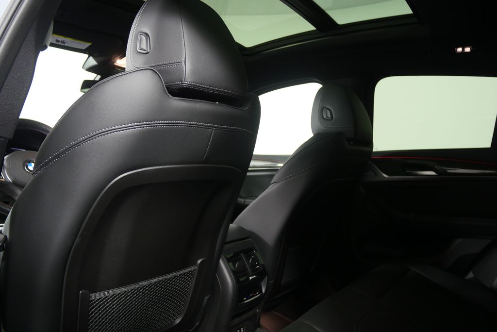 Thumbnail: 2023 BMW X4 - 14