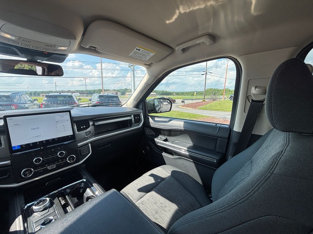 2022 Ford Expedition XLT Green at Grove City Ford