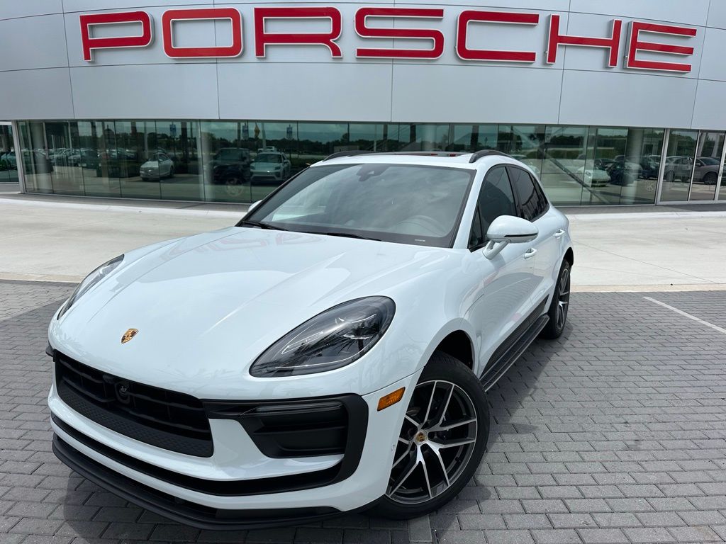 Thumbnail: 2025 Porsche Macan - 1