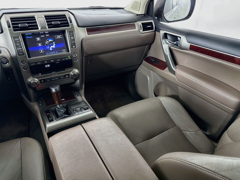 Thumbnail: 2016 Lexus GX - 24