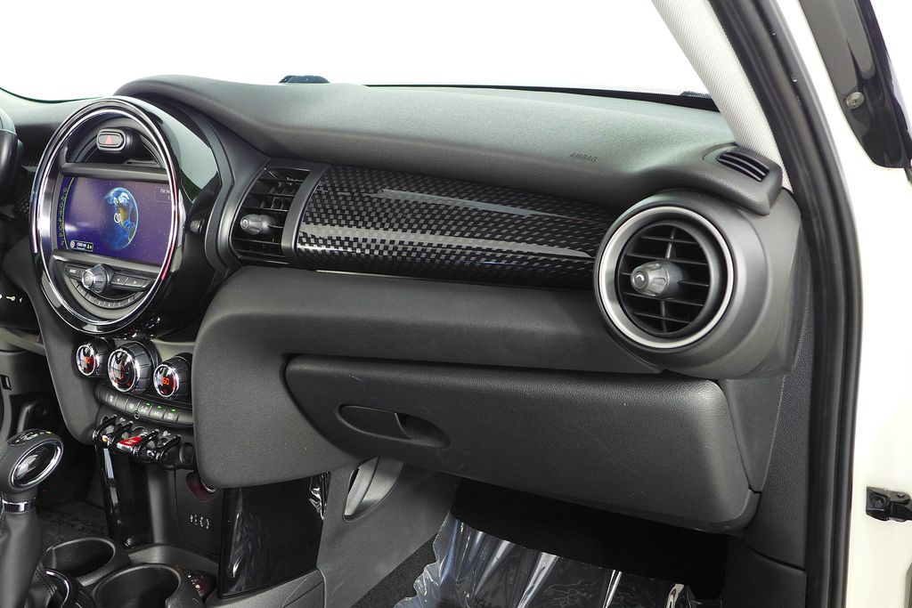 Thumbnail: 2015 MINI Cooper - 14