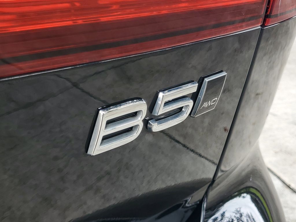 used 2025 Volvo V60 Cross Country car, priced at $36,895