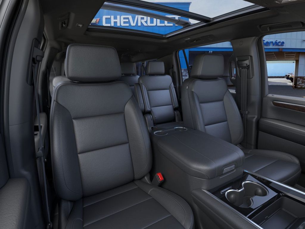 2025 Chevrolet Suburban LT