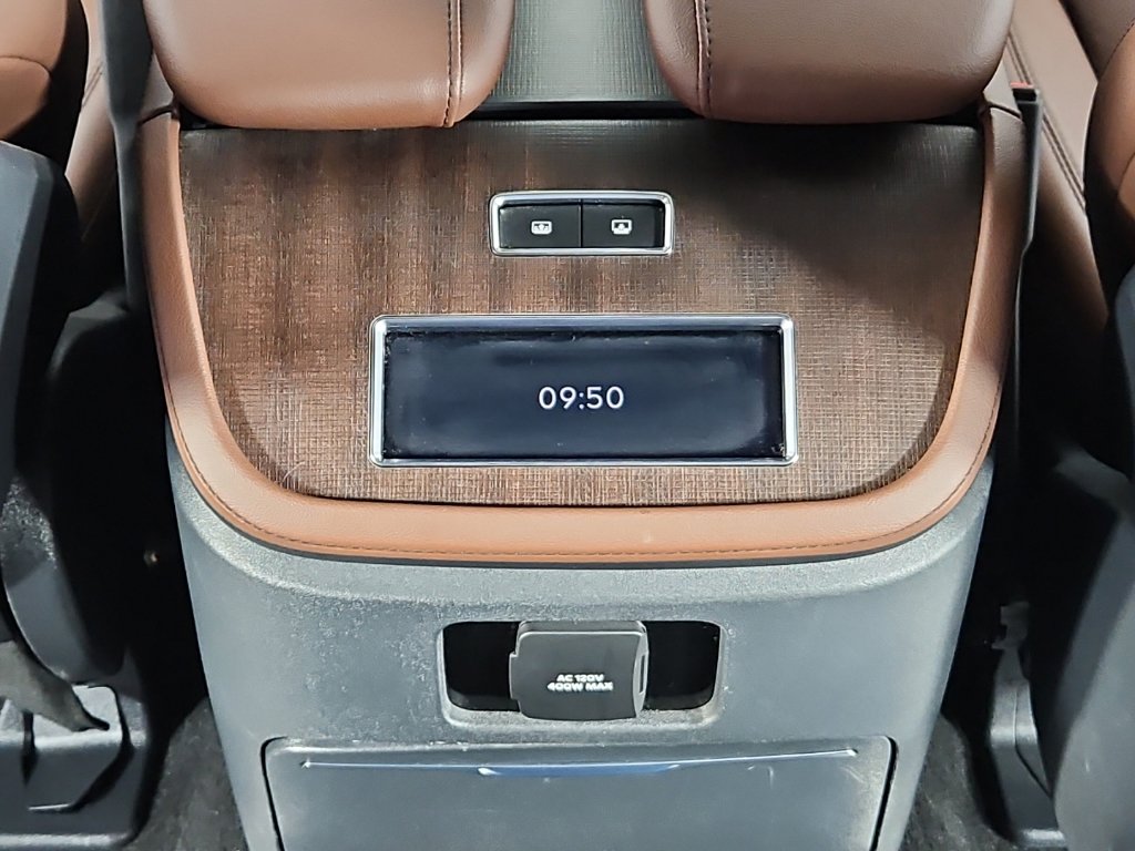 Thumbnail: 2025 Lincoln Navigator - 26