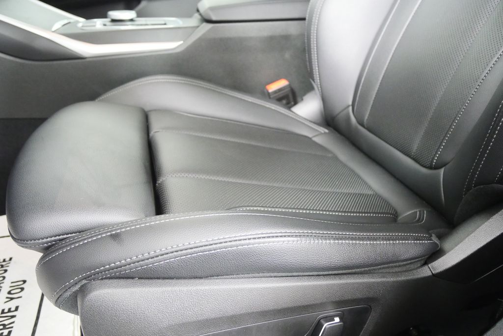 Thumbnail: 2024 BMW 3 Series - 9