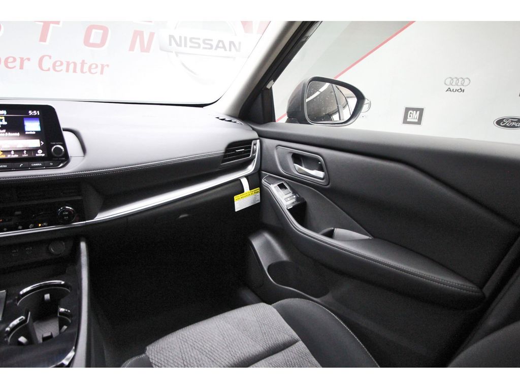 2026 Nissan Rogue SV - 7