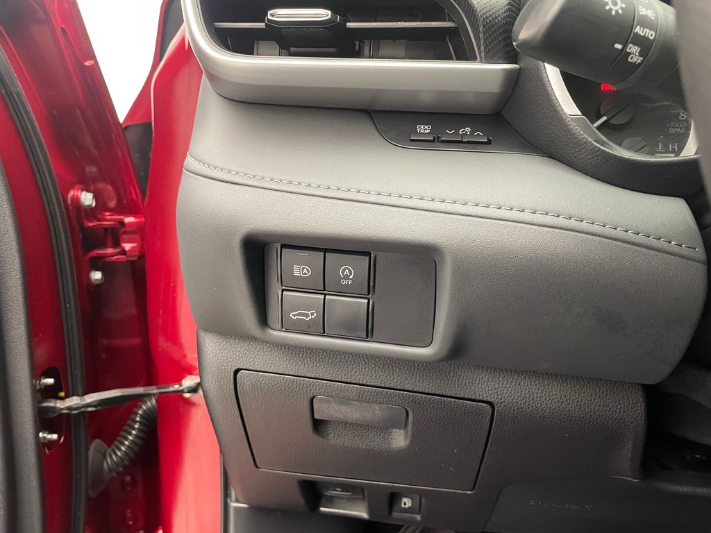 Thumbnail: 2023 Toyota Highlander - 19