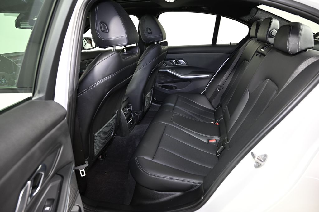 Thumbnail: 2023 BMW 3 Series - 24