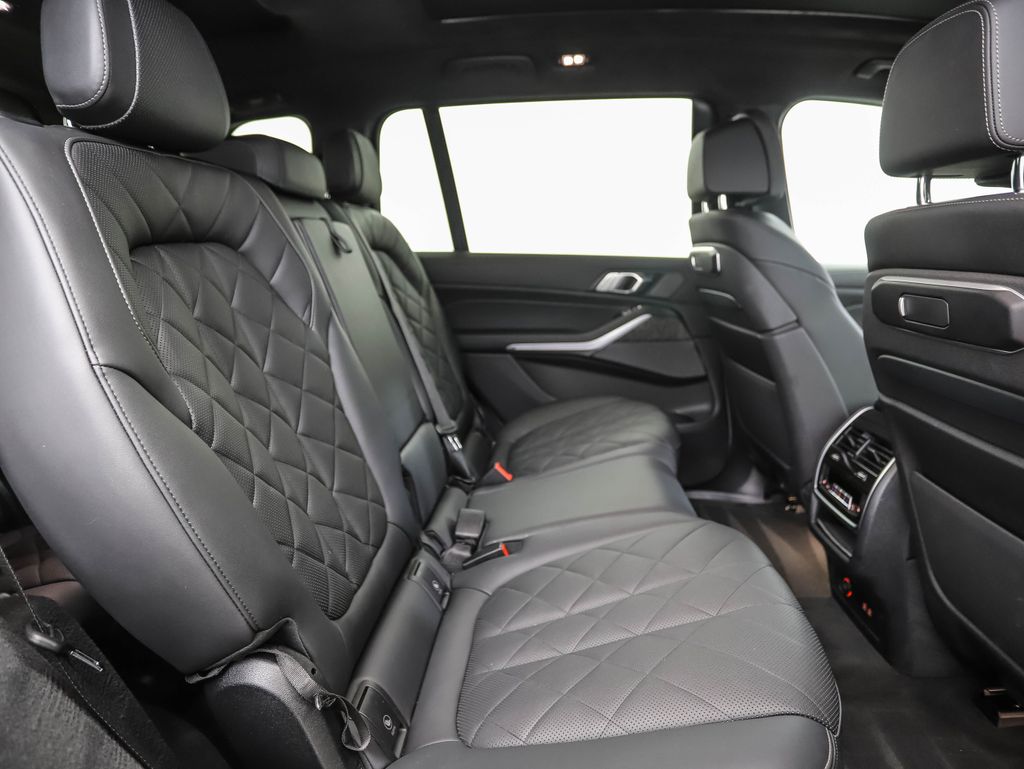 Thumbnail: 2023 BMW X7 - 28