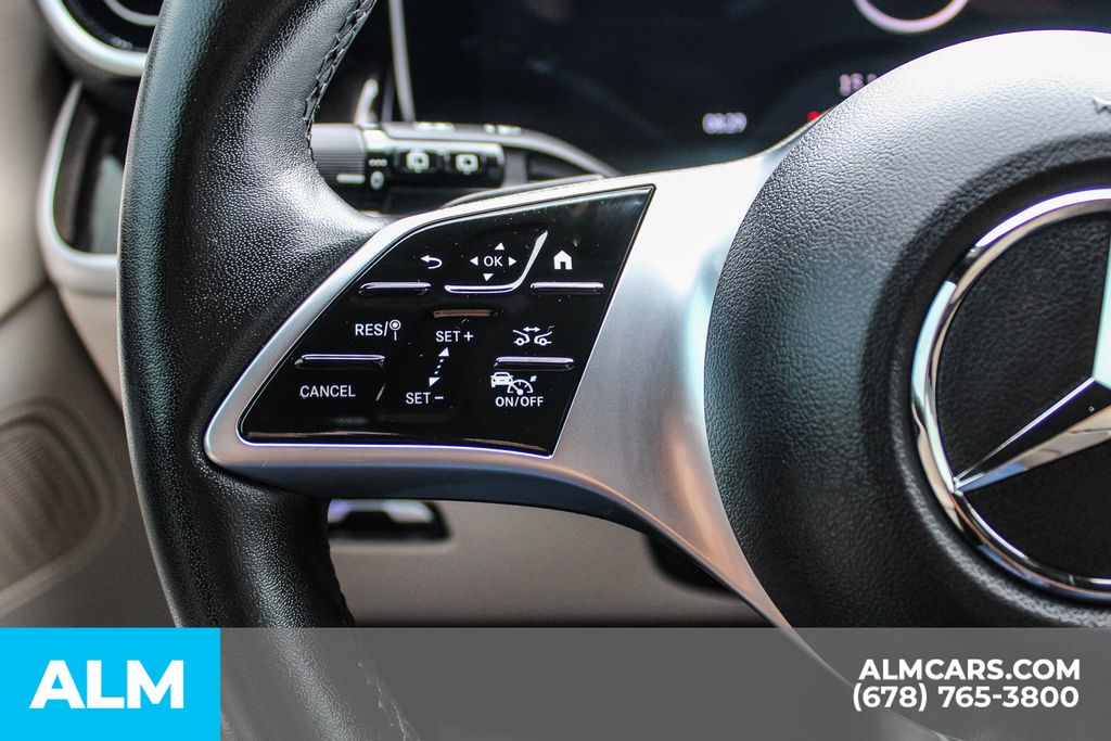 Used 2025 White Mercedes-Benz GLC 350e image 23