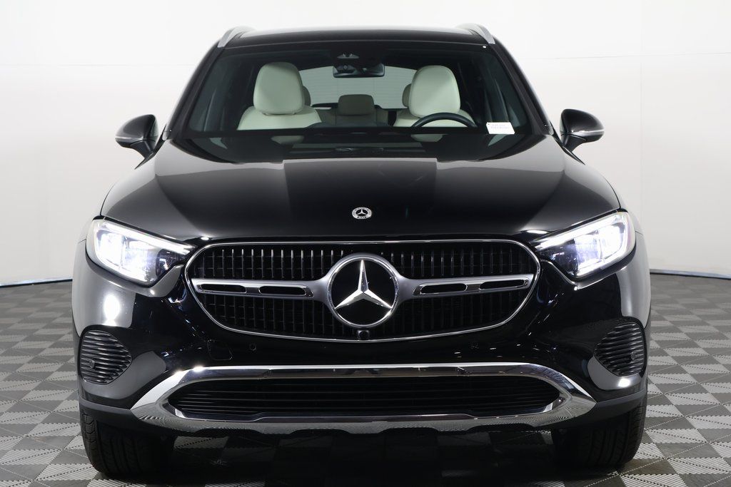 2024 Mercedes-Benz GLC 300 2