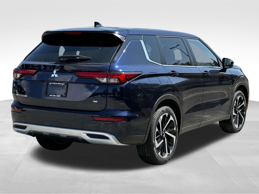 2024 Mitsubishi Outlander SE 6