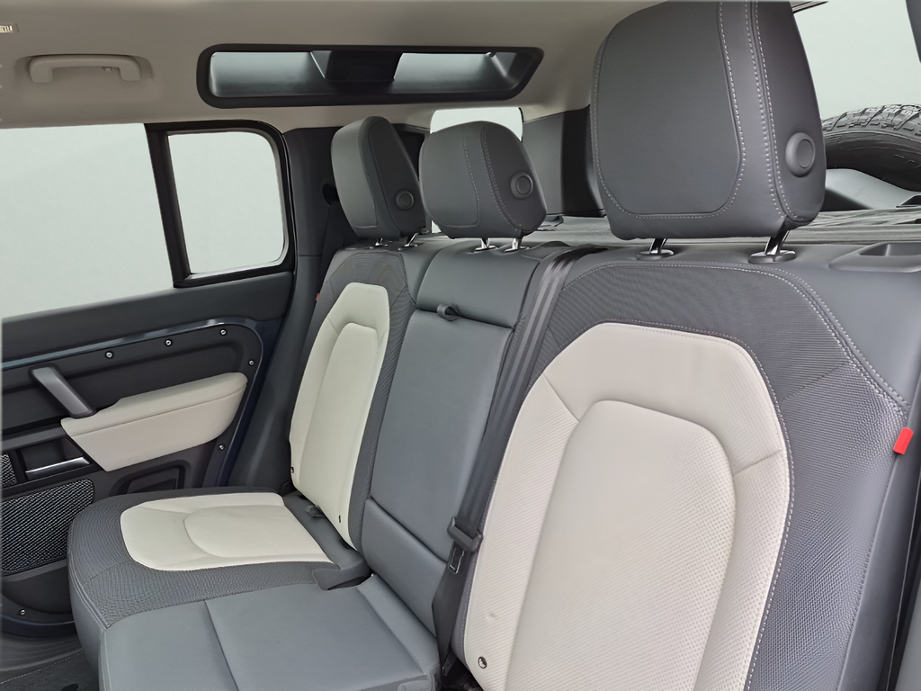 Used Car 2024 Land Rover Defender 110  X-dynamic Se For Sale Under $70,000 In Austin, Texas