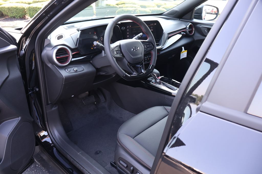 Thumbnail: 2025 Chevrolet Trax - 13