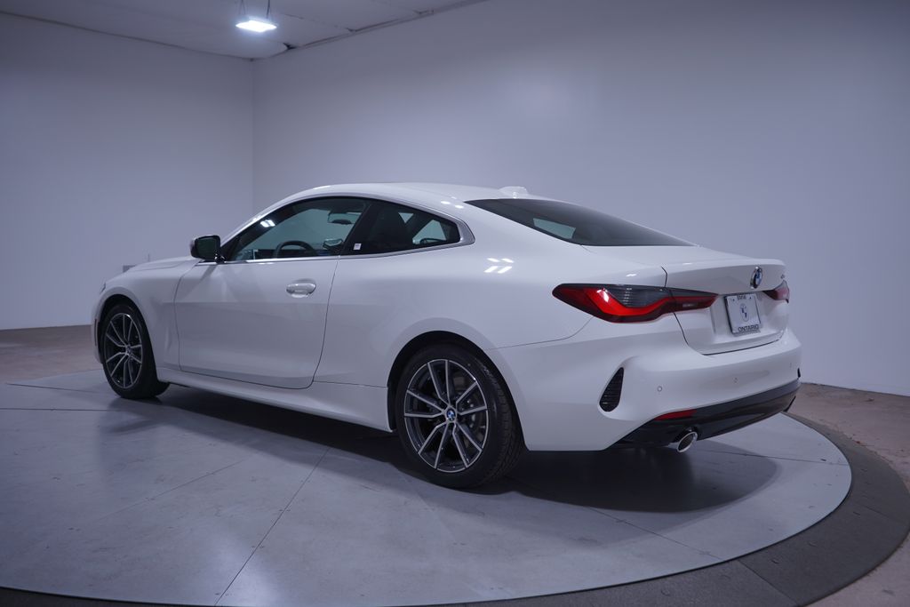 Thumbnail: 2026 BMW 4 Series - 3