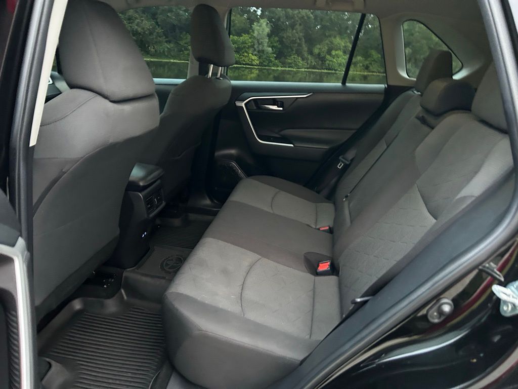 Thumbnail: 2022 Toyota RAV4 - 11