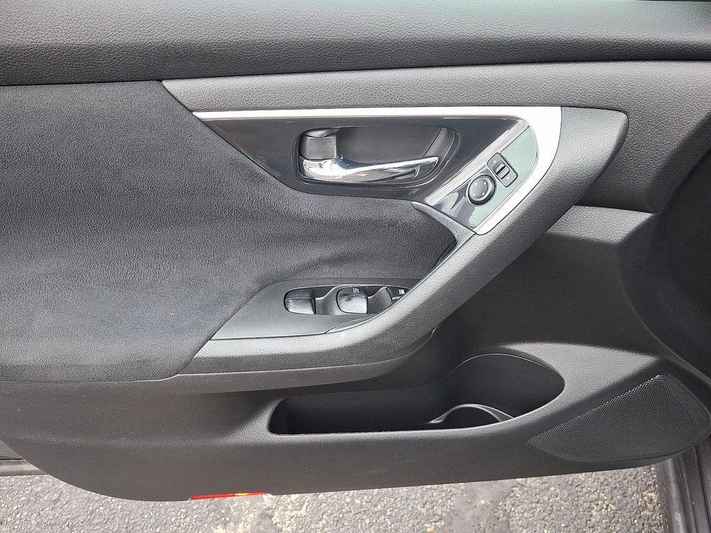 Thumbnail: 2014 Nissan Altima - 12