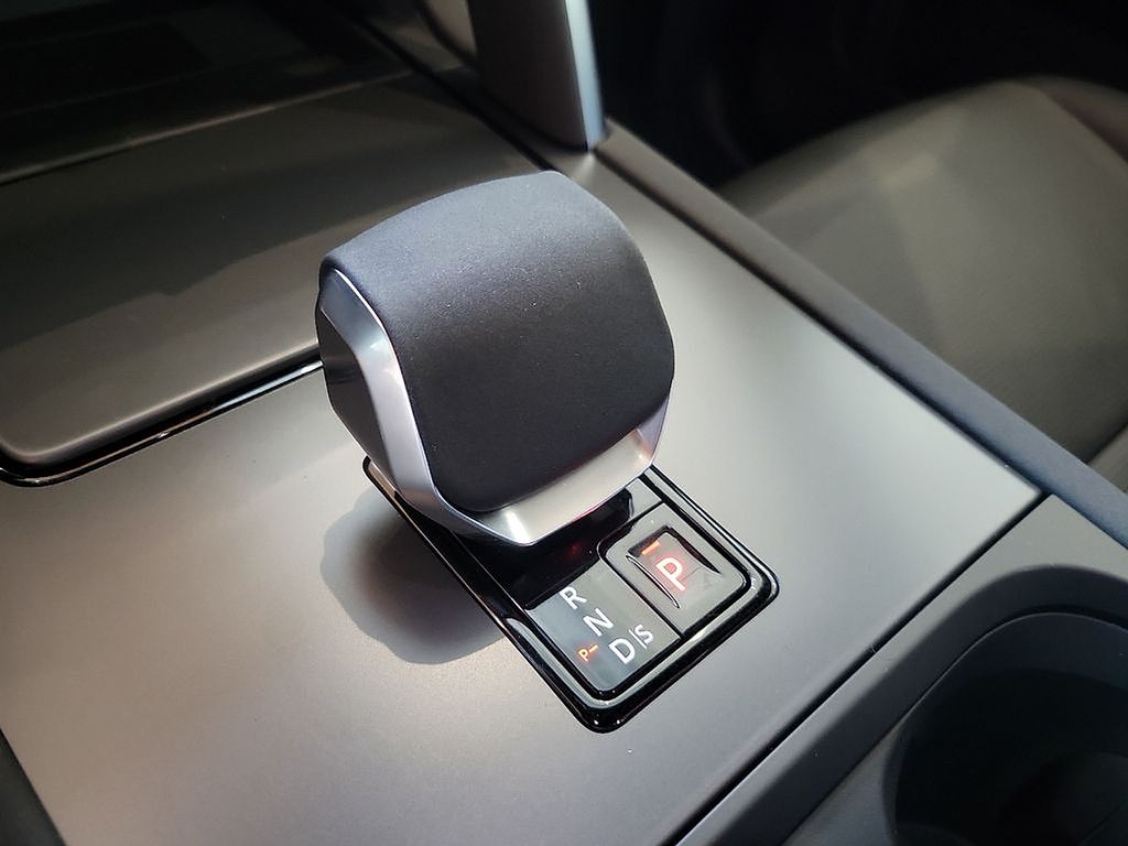 Thumbnail: 2025 Land Rover Discovery Sport - 12