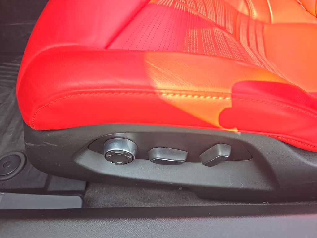 Certified Used 2023 White Chevrolet Stingray image 28